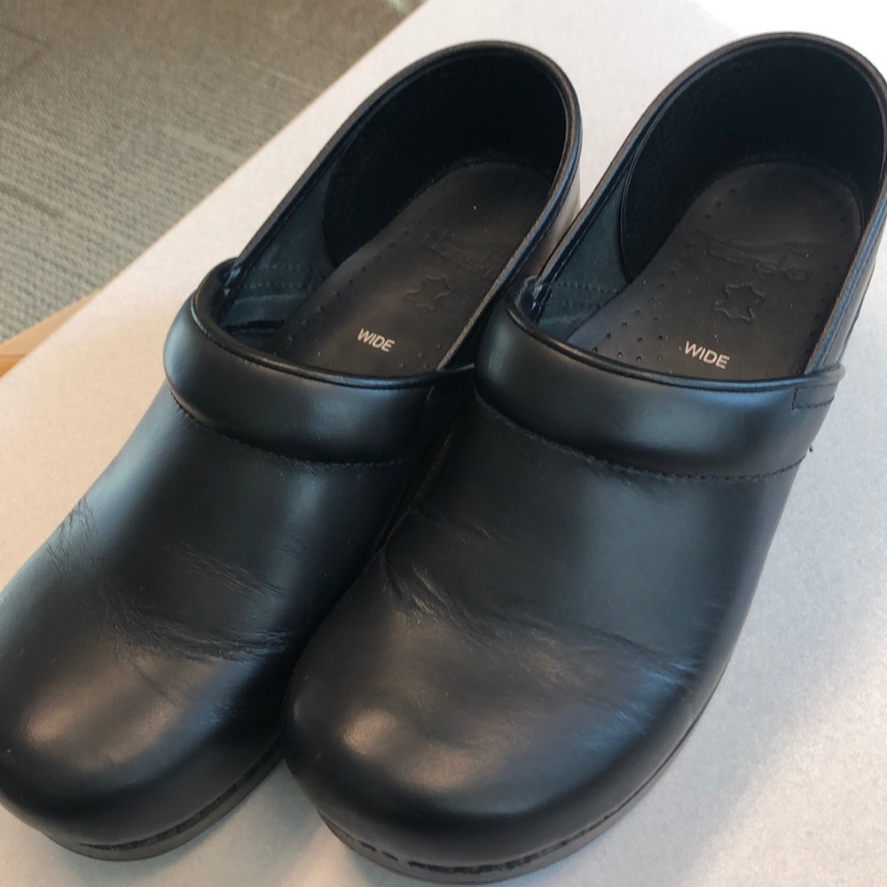 Black Dansko Professional 40 Wide- NWOT